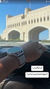 Vintage castle at the entrance of Zamanistore.com, showcasing traditional architecture and stylish watches.