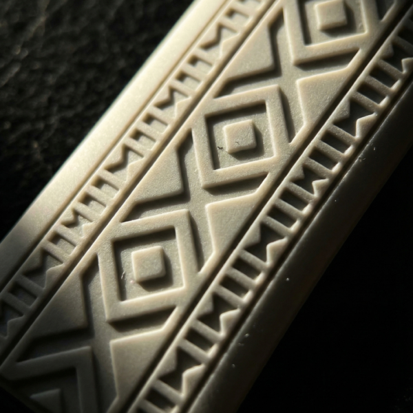 sadu engraved super closeup